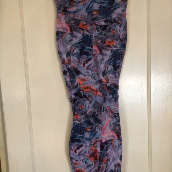 lululemon Fast &Free Leggings sz 4 28" in PUR - Picture 9 of 10